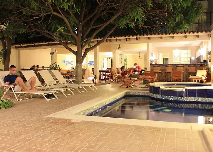 Tiki Hut Santa Marta Hostel