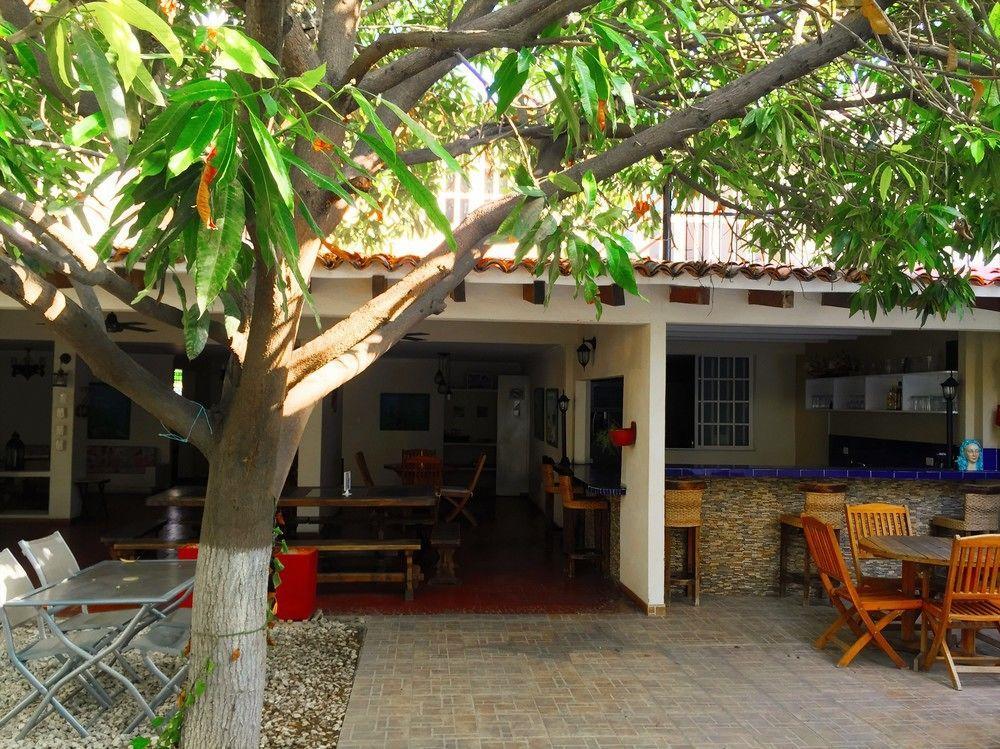 Tiki Hut Santa Marta Hostel