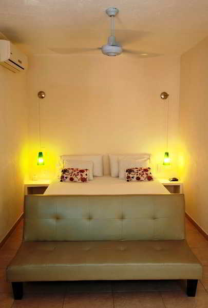 Hostal Tiki Hut Santa Marta Hostel